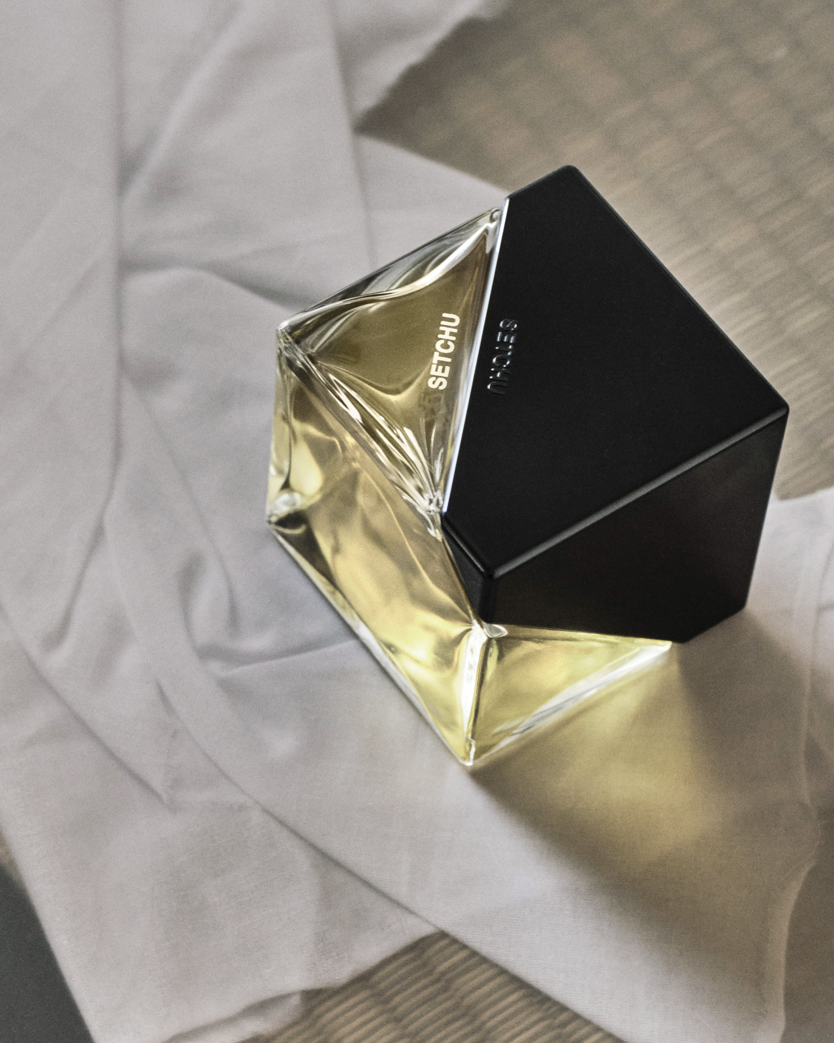 Setchu Tatami fragrance in cubed glass bottle