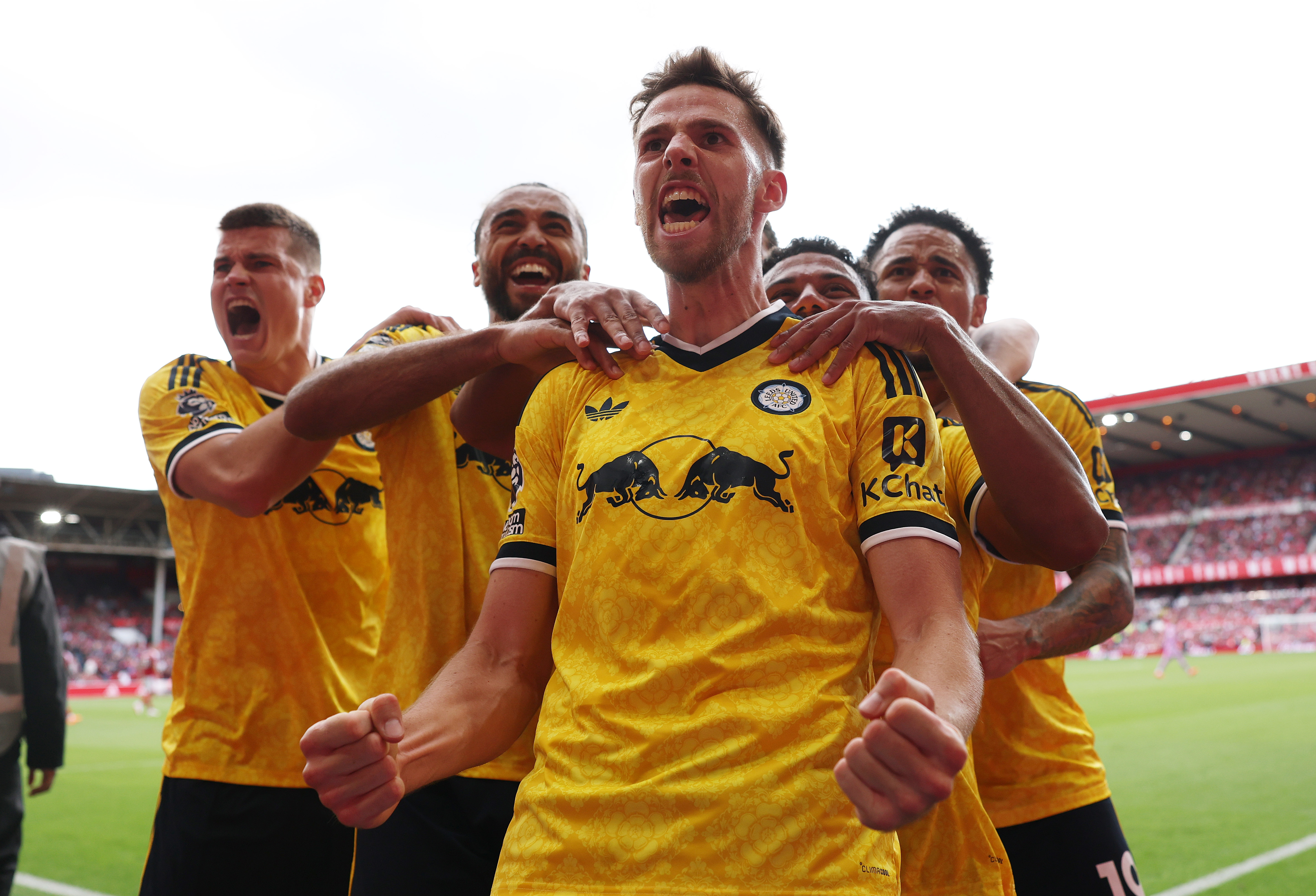 NOTTINGHAM, ENGLAND - AUGUST 22: Anton Stach of Leeds United celebrates scoring his team&rsquo;s first goal with teammates during the Premier League 2026/27 match between Nottingham Forest FC and Leeds United at City Ground on August 22, 2026 in Nottingham, England. (Photo by Michael Steele/Getty Images)