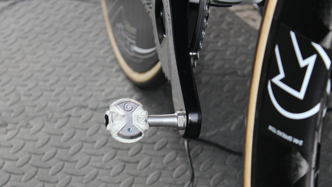 While many Team Sky riders use Shimano pedals, Wiggins and his teammate Viviani prefer Speedplay.