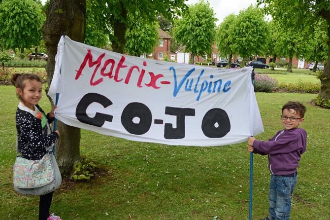 Fans of Jo Tindley (Matrix Fitness-Vulpine) at the finish
