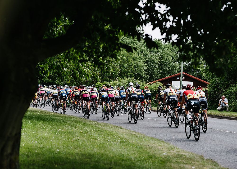 The peloton racing through stage 1 at the Women's Tour