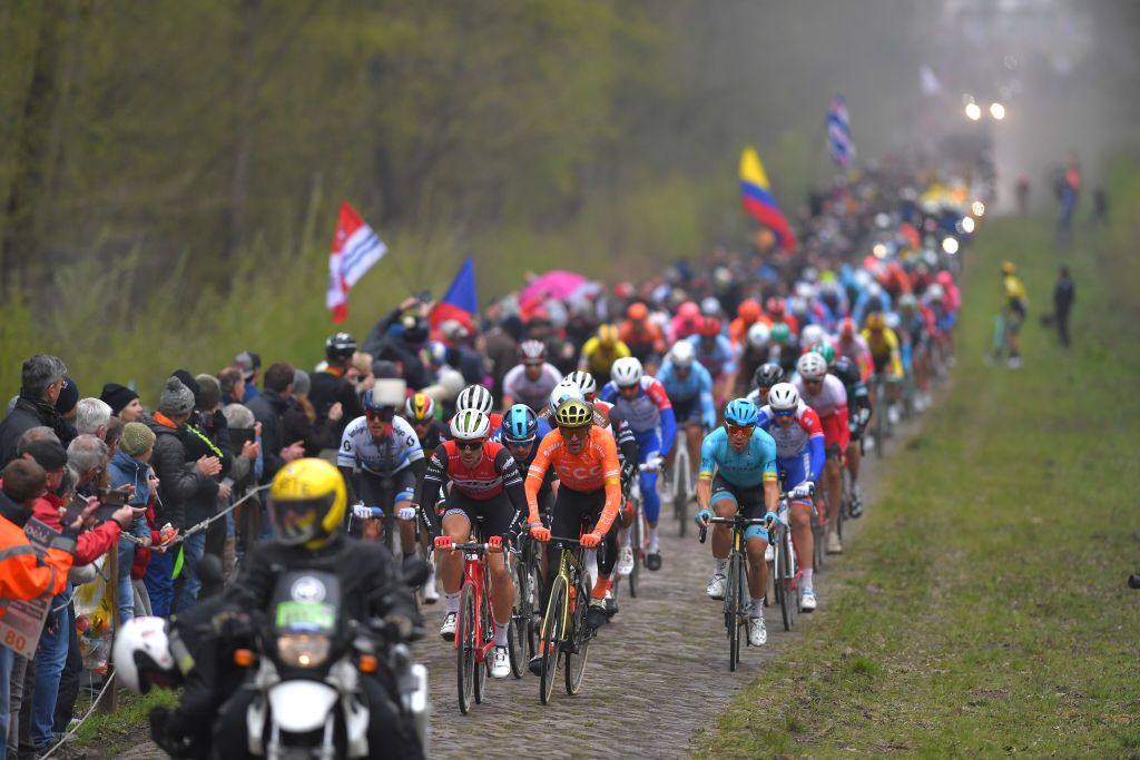 The peloton tackle the famed Arenberg sector