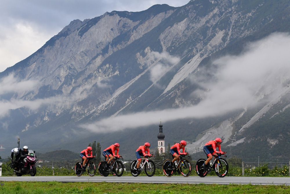 Cogeas&ndash;Mettler were soon down to five riders