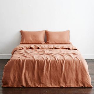 Terracotta colored linen sheets