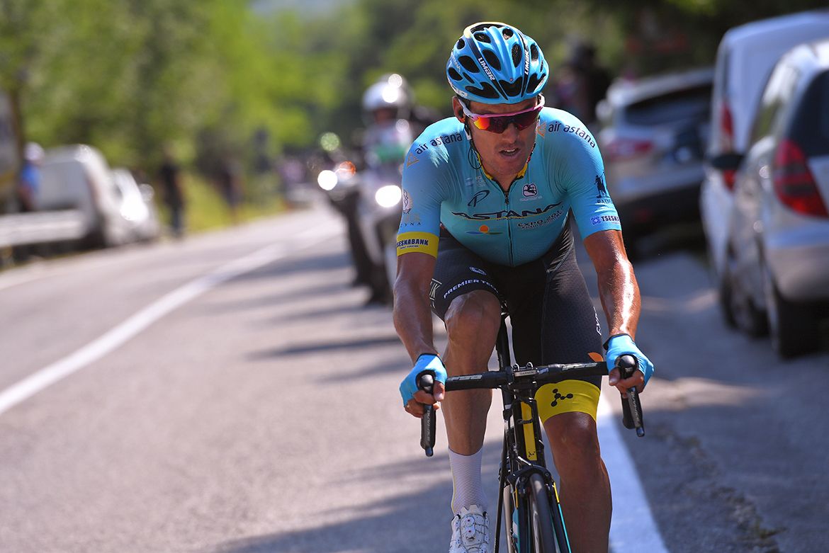Luis Leon Sanchez (Astana) tried to go solo