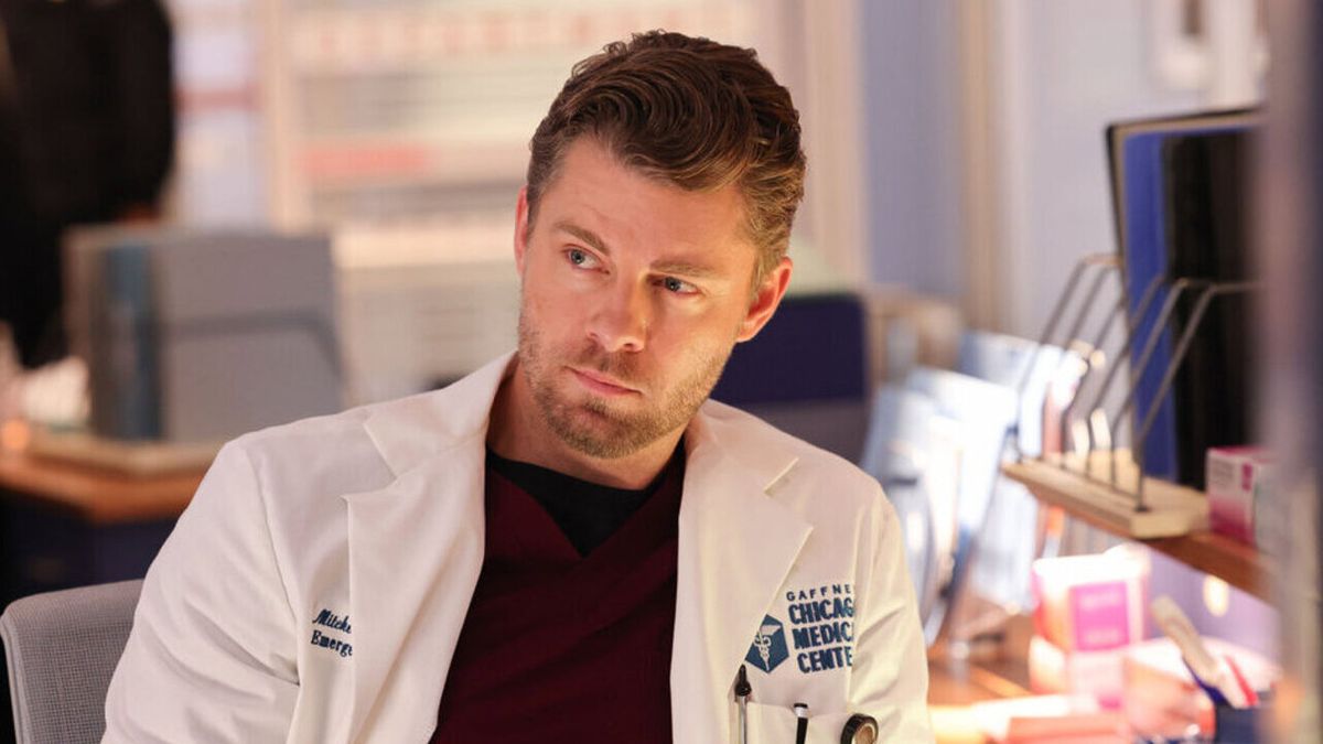 Luke Mitchell as Dr. Mitch Ripley in Chicago Med Season 9 premiere