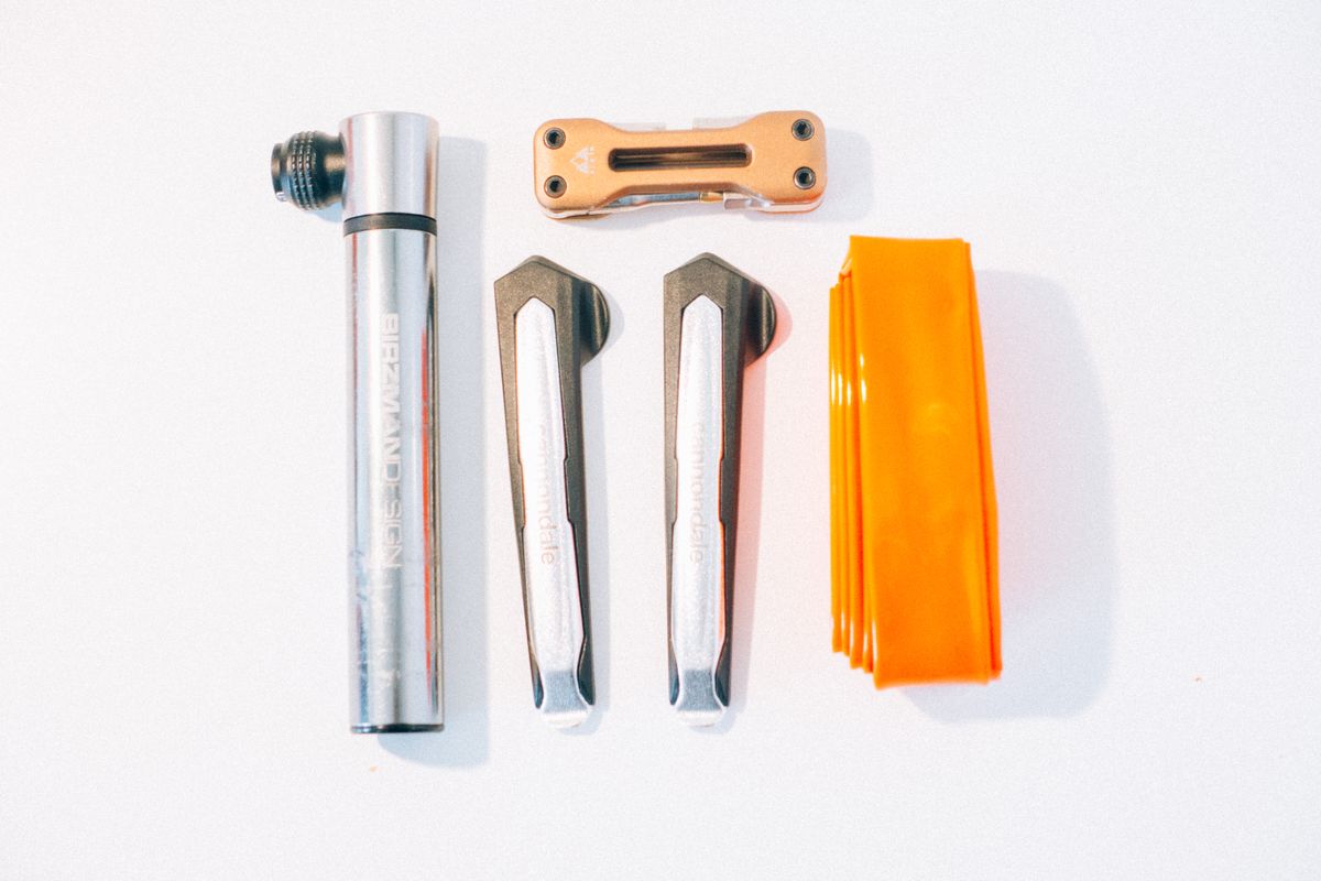 co2 inflators vs mini pumps