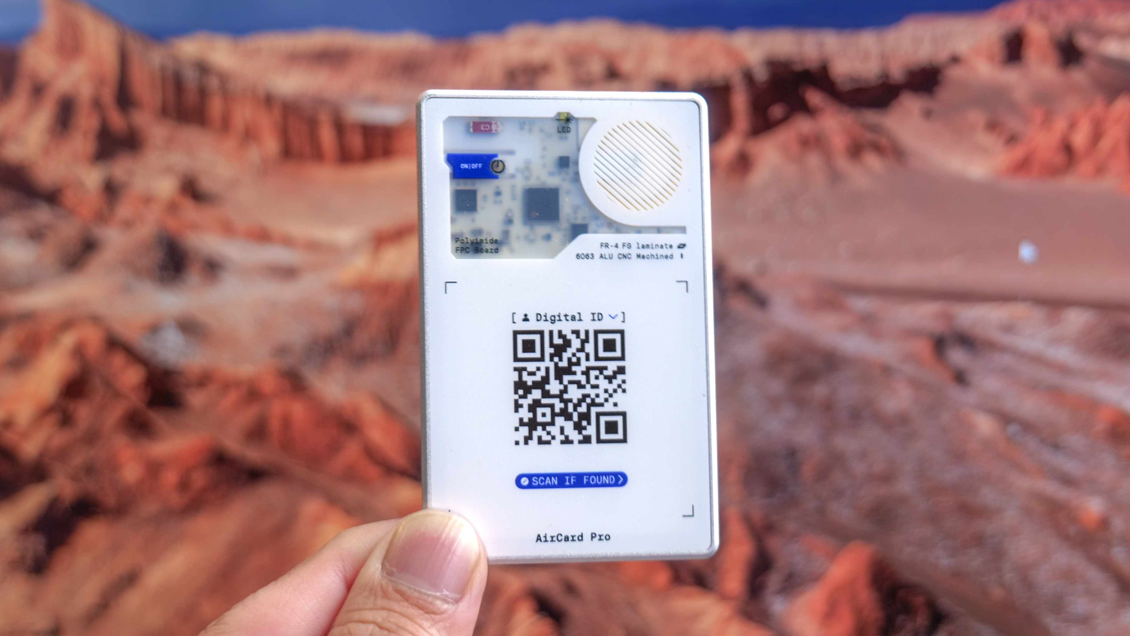 Rolling Square AirCard Pro held in the hand.