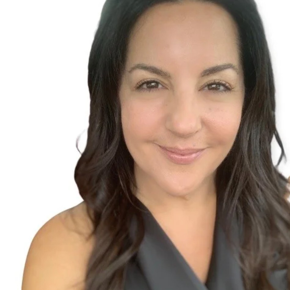 A headshot of celebrity nail artist Elle Gerstein.