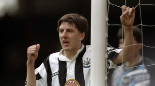 Peter Beardsley playing for Newcastle United