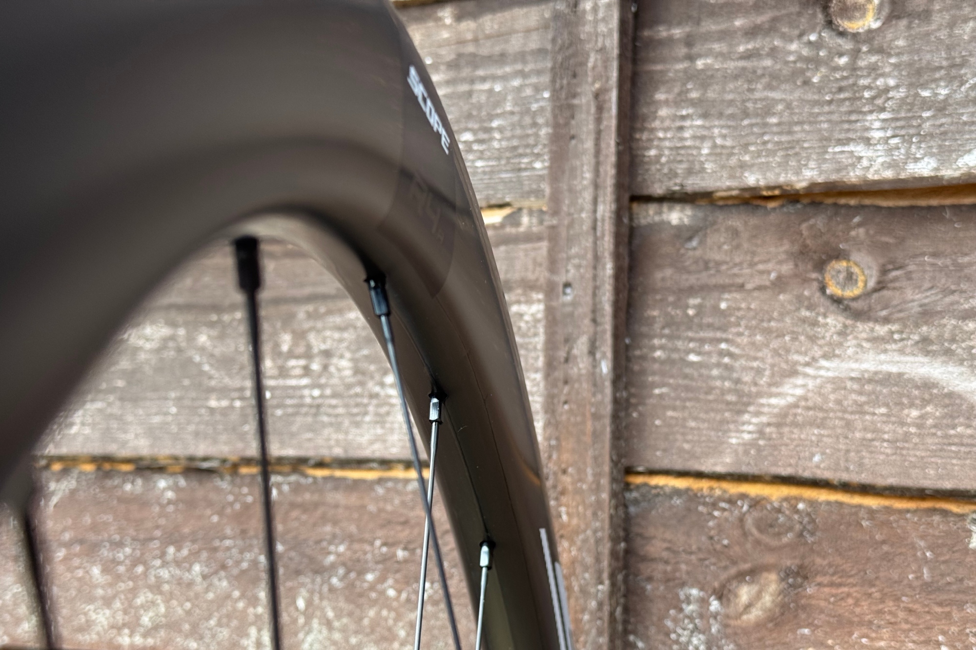 Scope R4.A wheelset spokes and rim close up