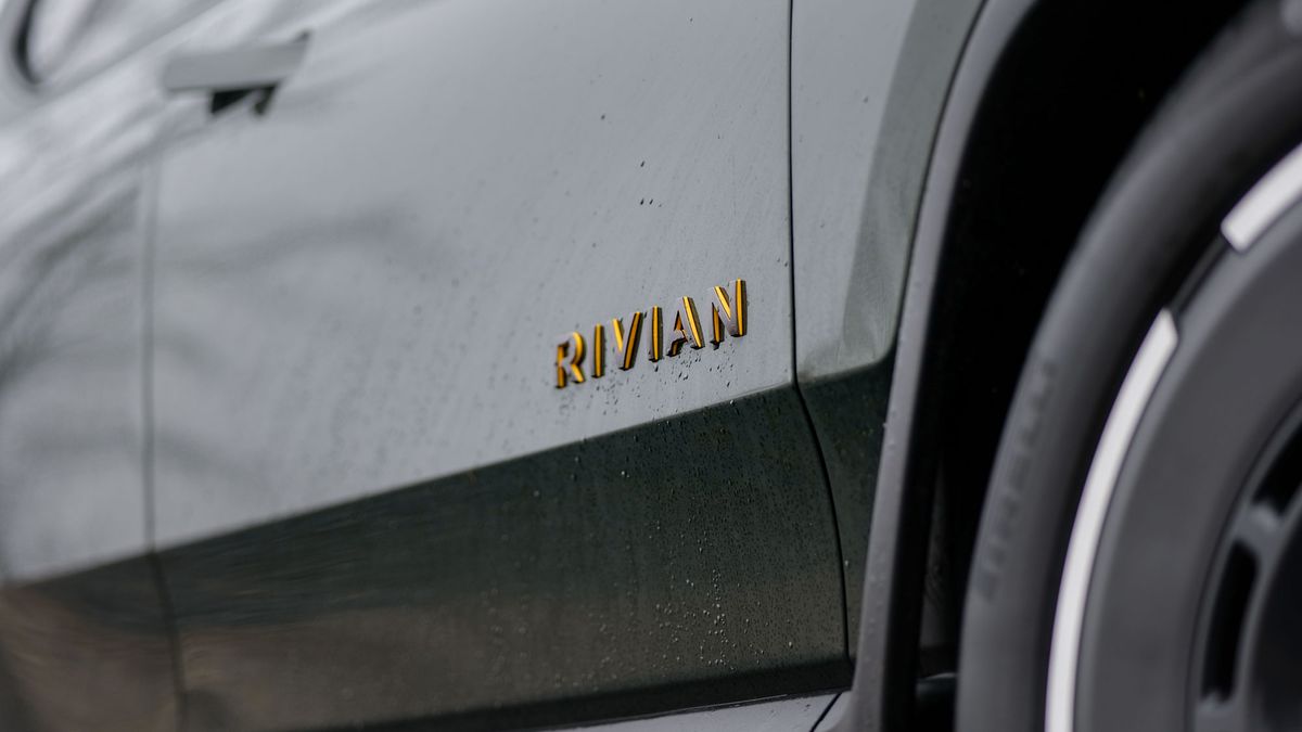 2025 Rivian R1T Tri.