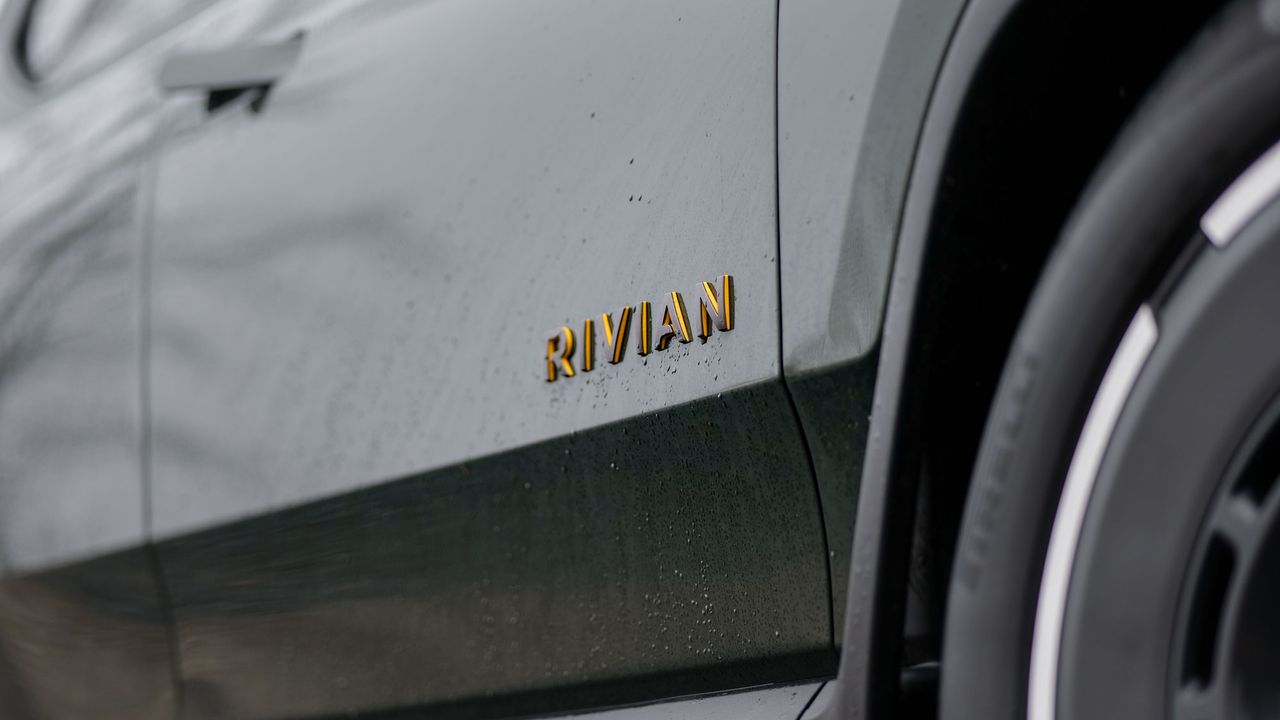 2025 Rivian R1T Tri.