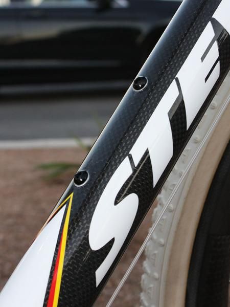 The bottle cage mounts are filled with alloy bolts.