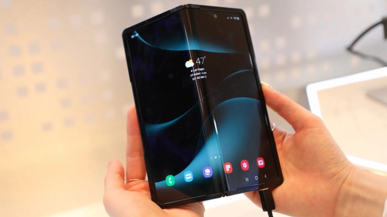 Samsung prototype folding phone