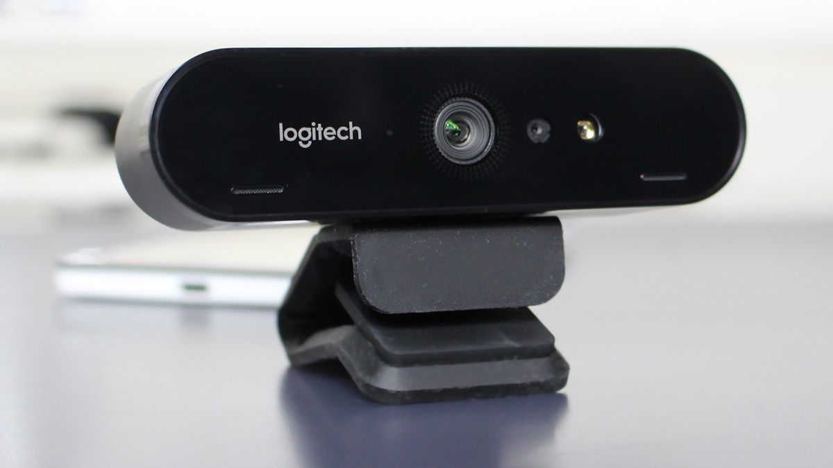 Logitech 4K Pro Webcam - The SMARTEST Webcam in 2024? 