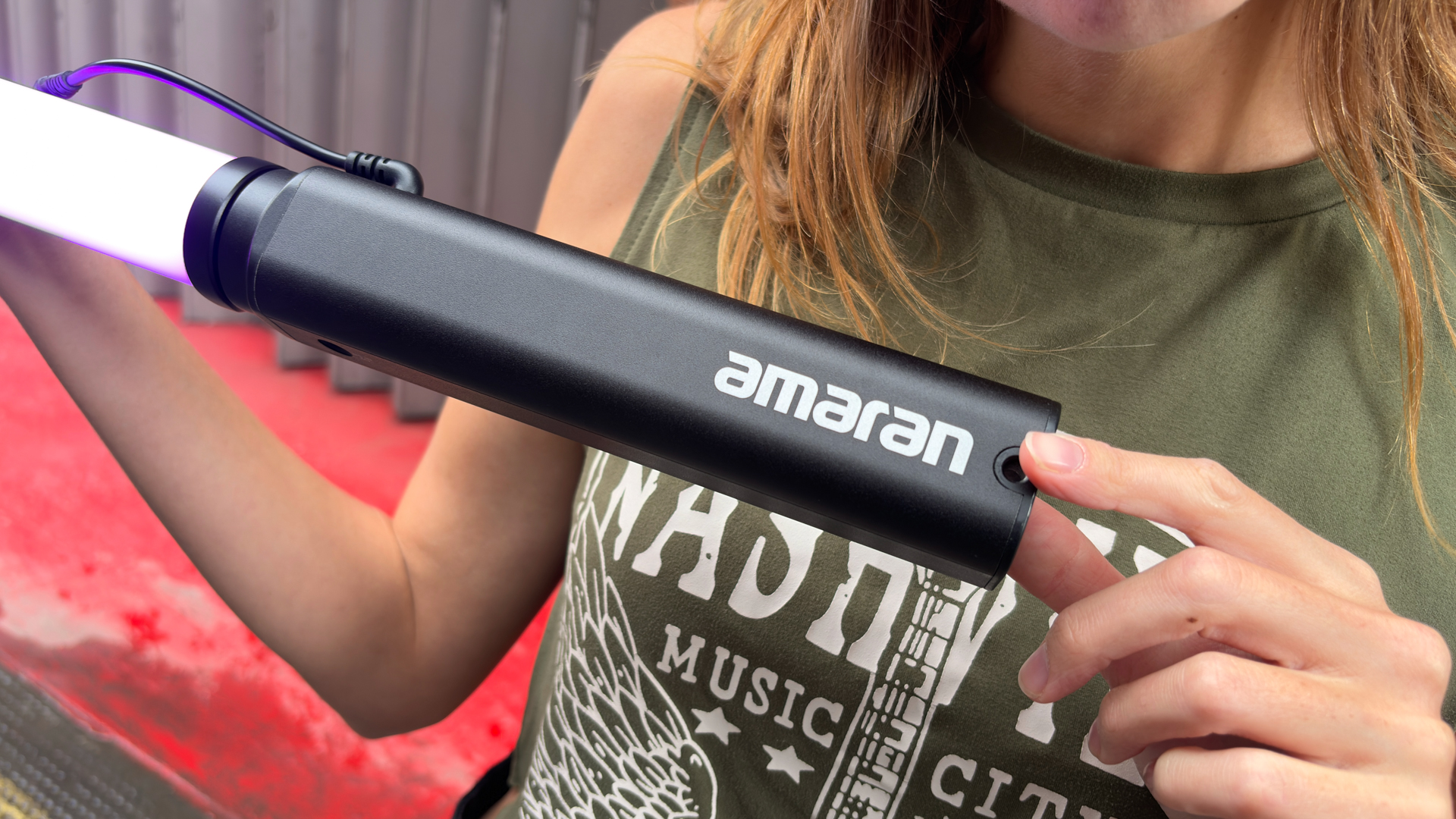 Amaran T2c: The supplied branded battery pack also provides a sturdy grip.