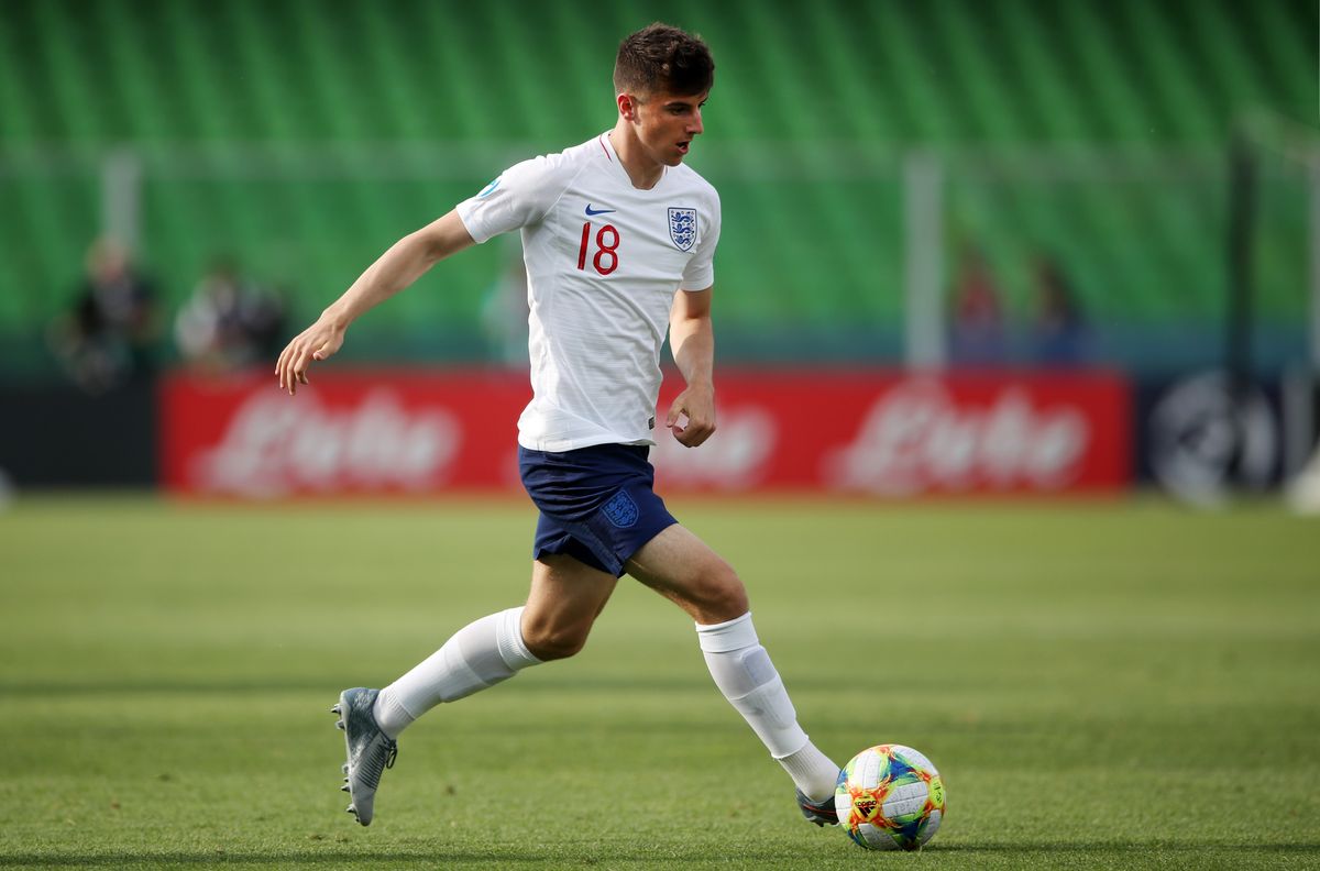 Mason Mount signs new five-year Chelsea deal | FourFourTwo