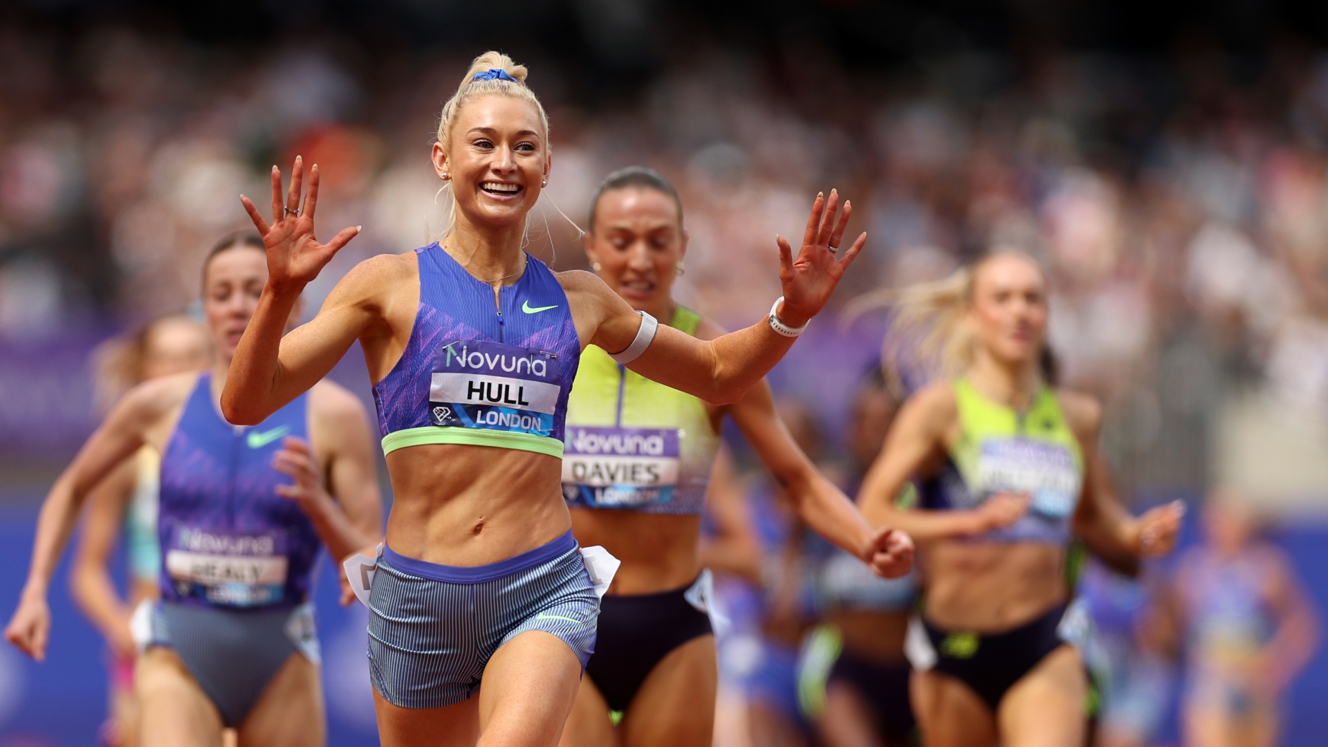 Jessica Hull celebrates winning the Women's 3000m at London Stadium on July 18, 2026
