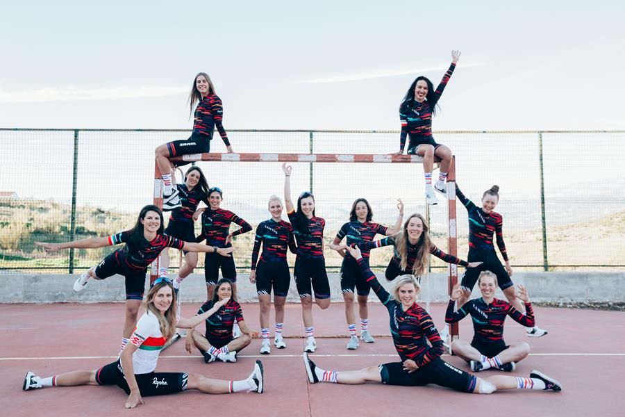 The 2019 Canyon-SRAM team strike a pose