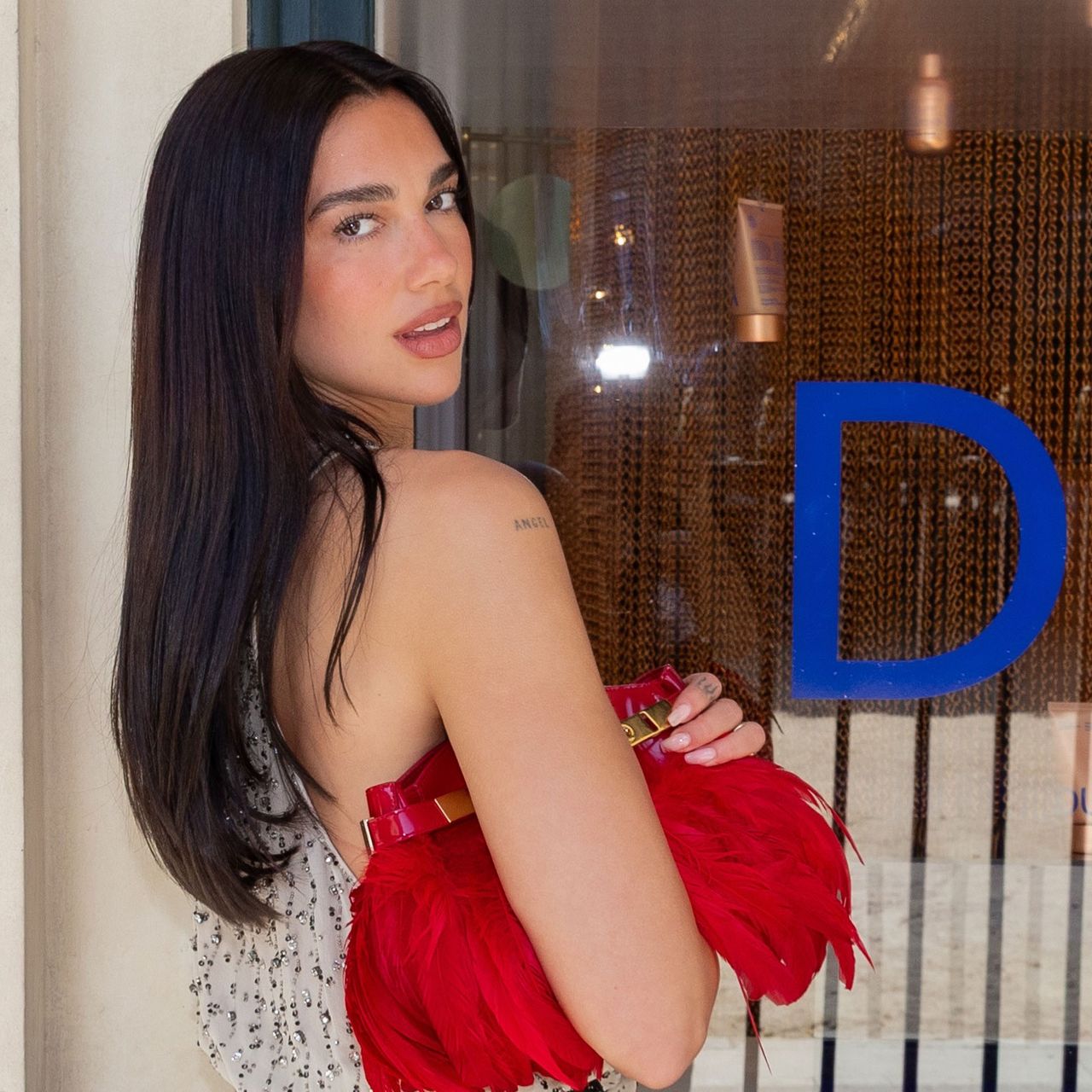  Denim Cutoffs Used to Be Everywhere—Now, Fashion People Are Choosing This Skirt Trend Instead 