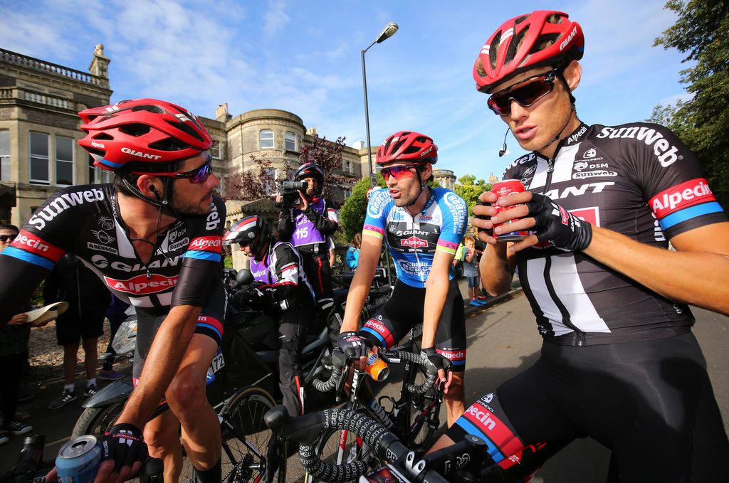 Tom Dumoulin with his Giant-Alpecin teammates