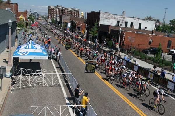 The peloton gets strung out