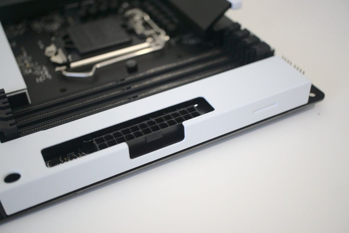 NZXT N7 Z490