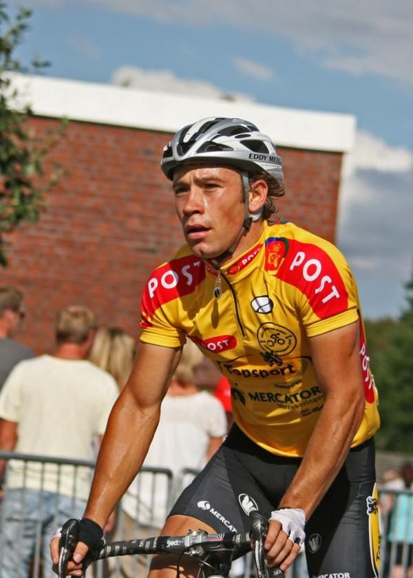 Michael Van Staeyen (Topsport Vlaanderen-Mercator) started the day in the race lead.