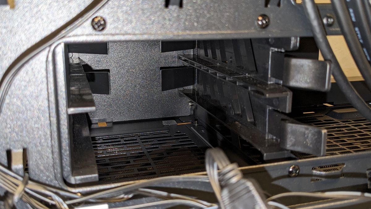 XPG&rsquo;s Battlecruiser II Mid-Tower Case