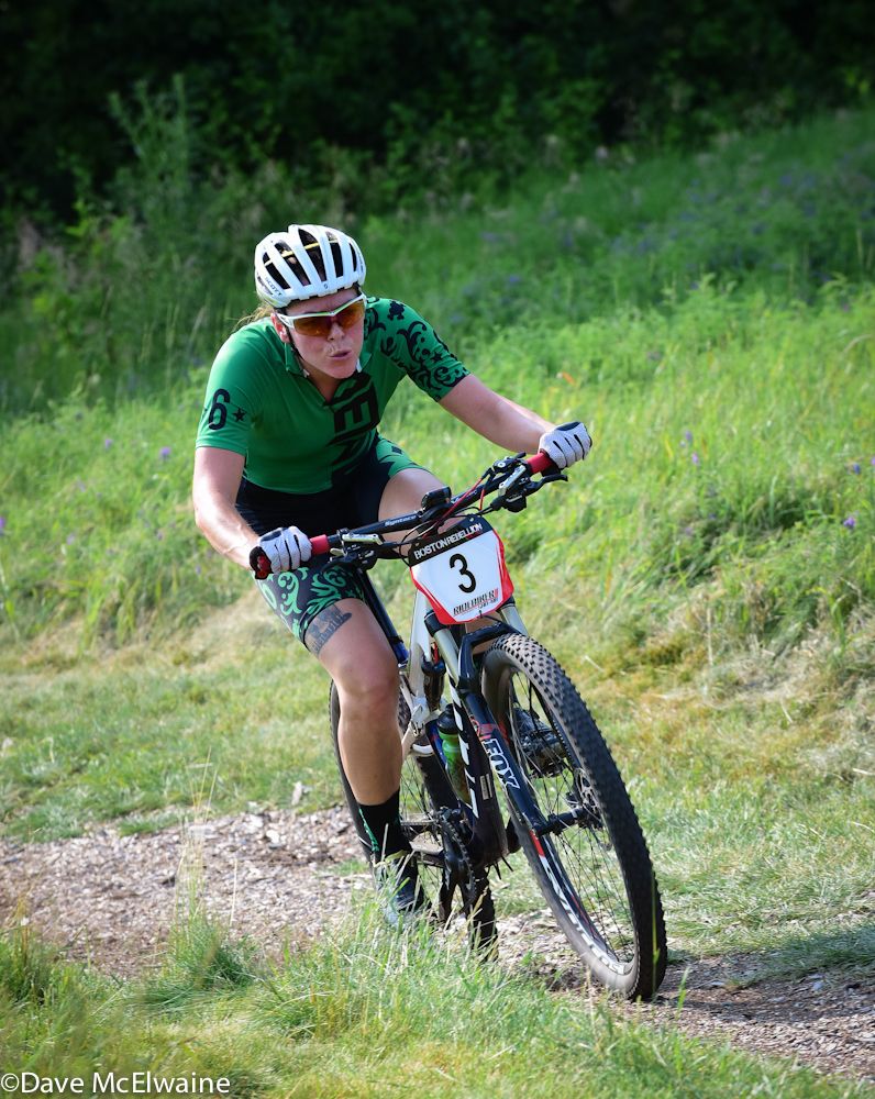 Amy Horstemeyer (Twin Six) riding to a third place finish