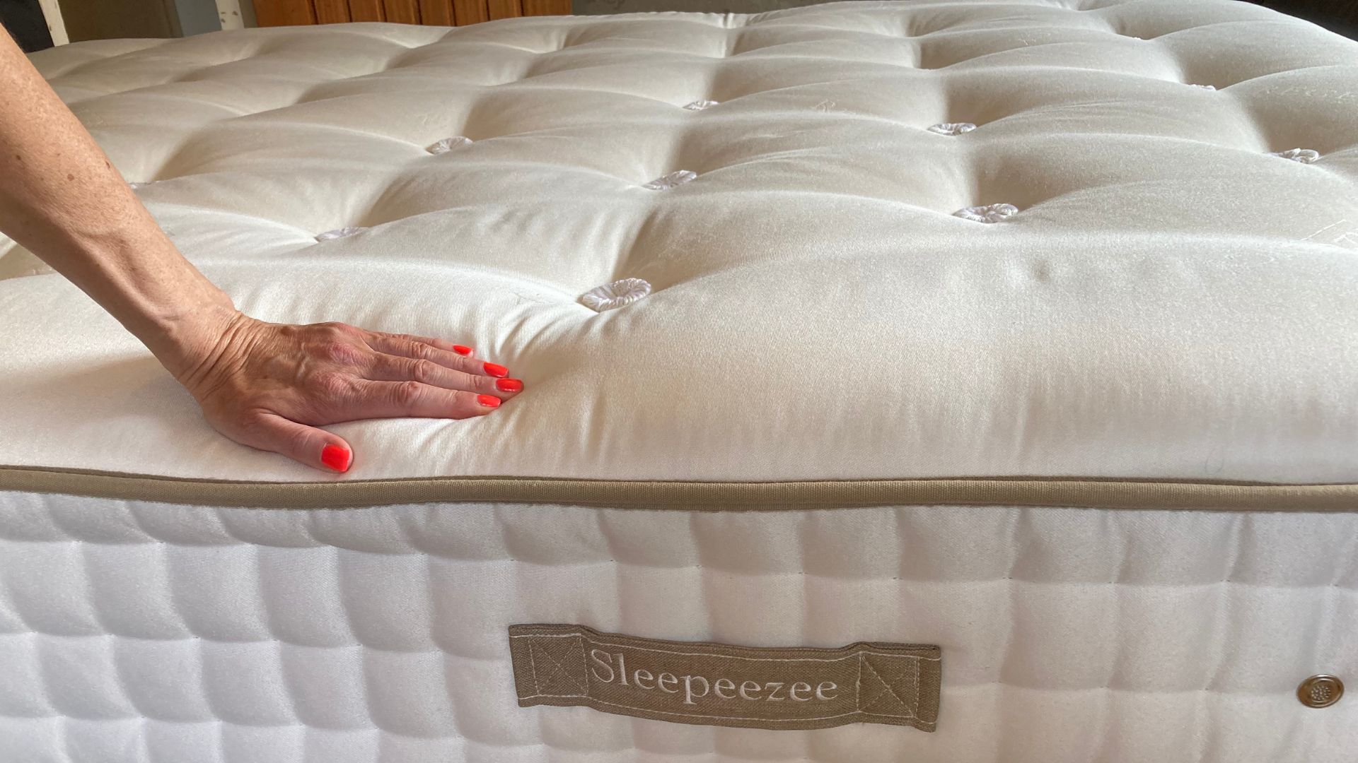 Testing the Sleepeezee Regency Kew 2800 Pocket Sprung Mattress in Madeline's home