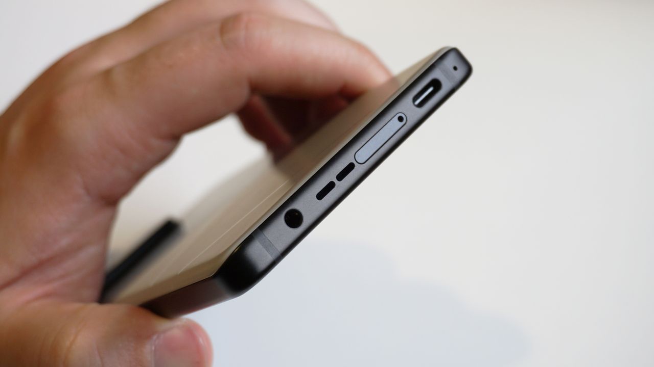 Asus Zenfone 11 Ultra review USB