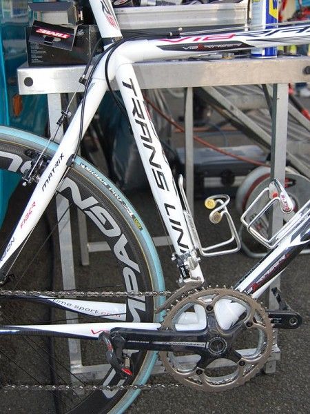 Relatively small-diameter carbon tubes are expected to yield a reasonably compliant ride.
