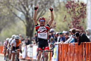 Stage 2 - Logan-Sprenger wins stage two