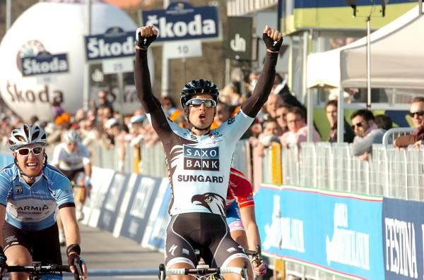 JJ Haedo wins the bunch sprint in Perugia