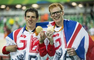 Steve Bate and Adam Duggleby wins gold in the men's B individual pursuit. Photo: OnEdition