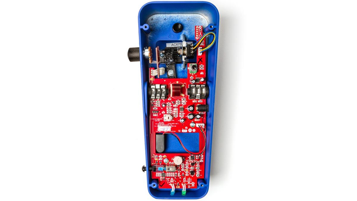 ギター Jim Dunlop CRY BABY SU95 UBUKATA WAH Jim Dunlop combines fuzz and a low-frequency wah sweep on Japanese