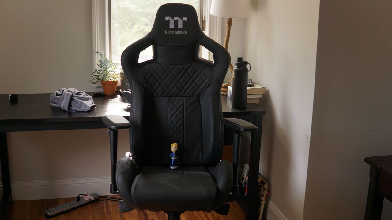 Thermaltake X Fit Real Leather Gaming Chair