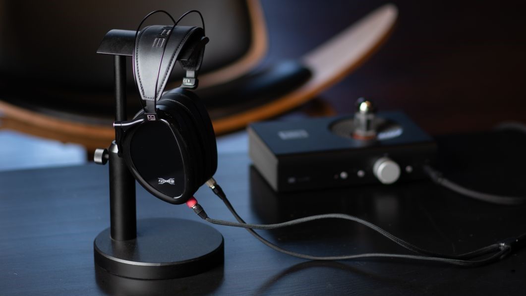 These high-end wired headphones promise long-lasting comfort and a