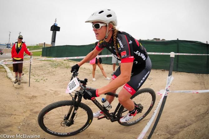 Erica Tingey (Jamis) riding in the top 15 riders