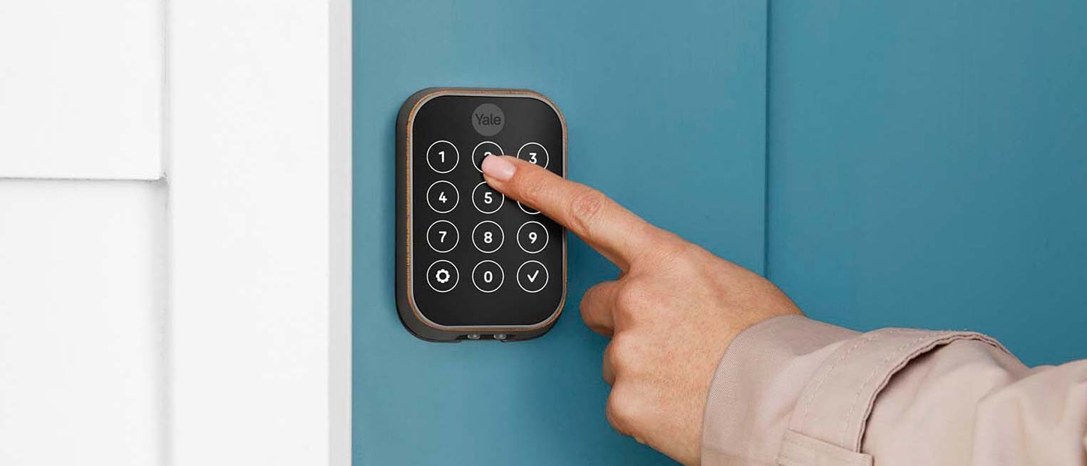 Home Key Smart Lock with (Almost) Everything: Yale Assure Lock 2 Review! 