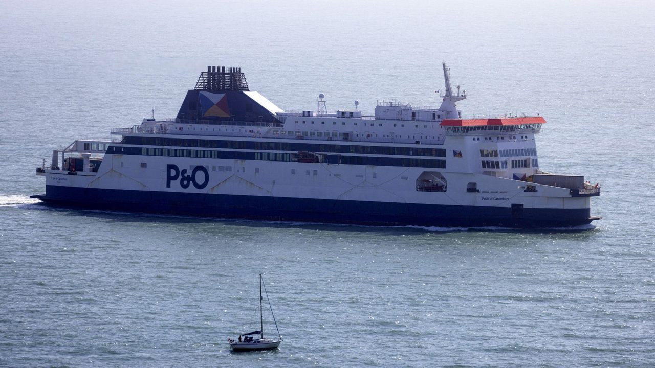 Why has P&amp;O cancelled all of its ferries?