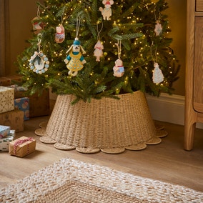 Scallop Edge Tree Skirt