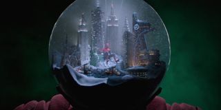Spider-Man in Mysterio's helmet in Far From Home illusion