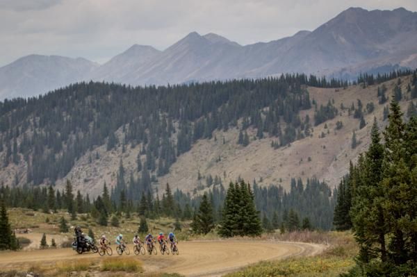 The break nears the top of Cottonwood Pass.