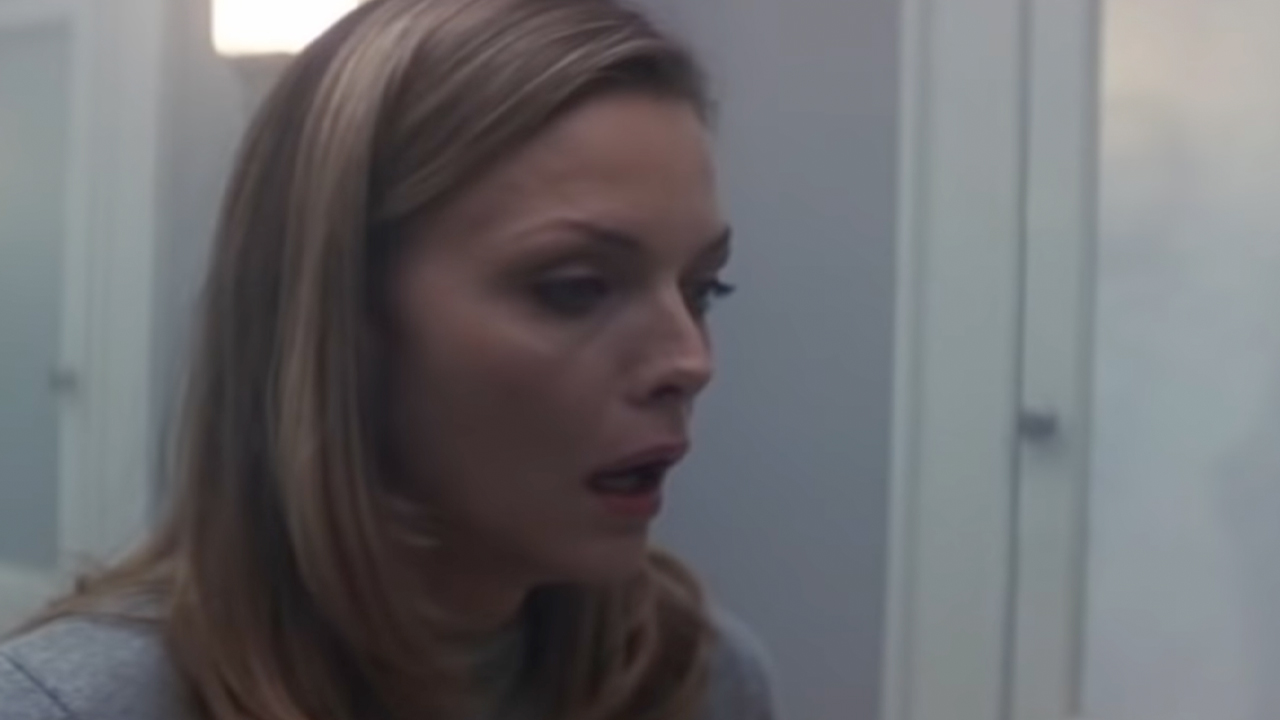 Michelle Pfeiffer terrified in What Lies Beneath