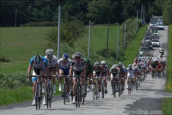 The peloton gets strung out.