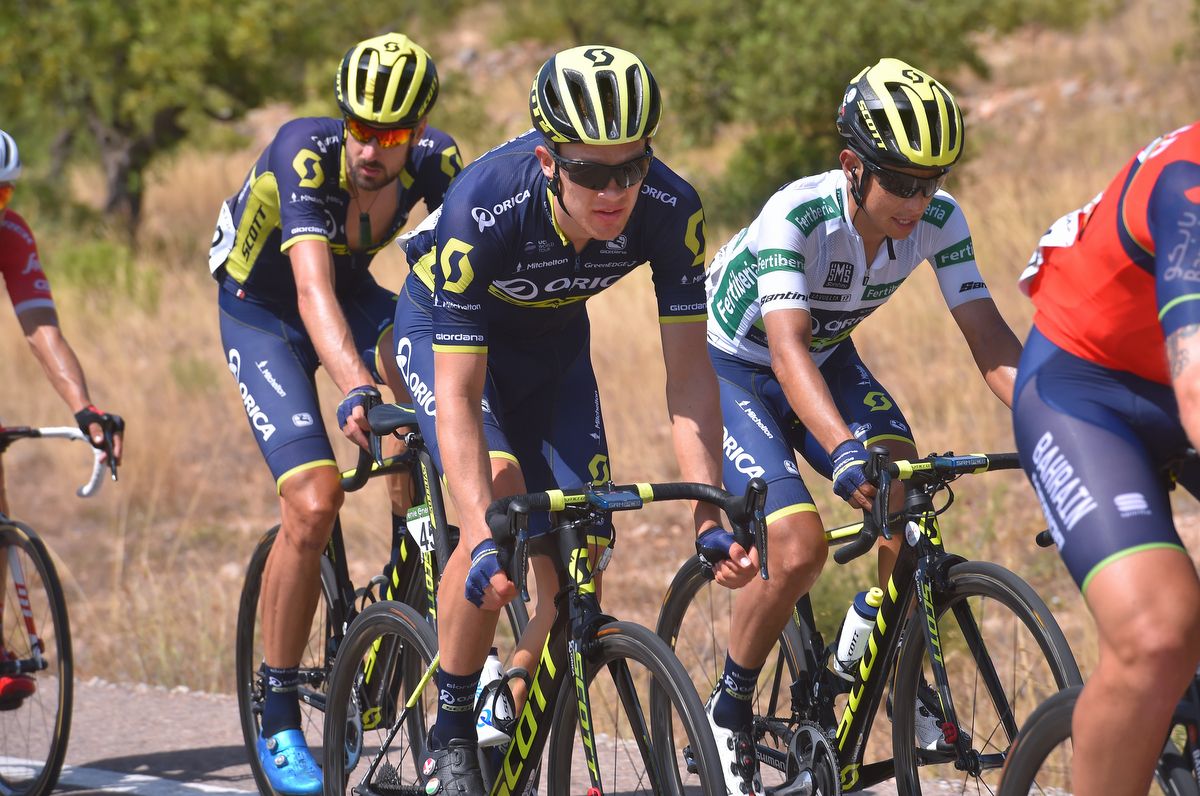 Chris Juul Jensen looking after Esteban Chaves (Orica-Scott)