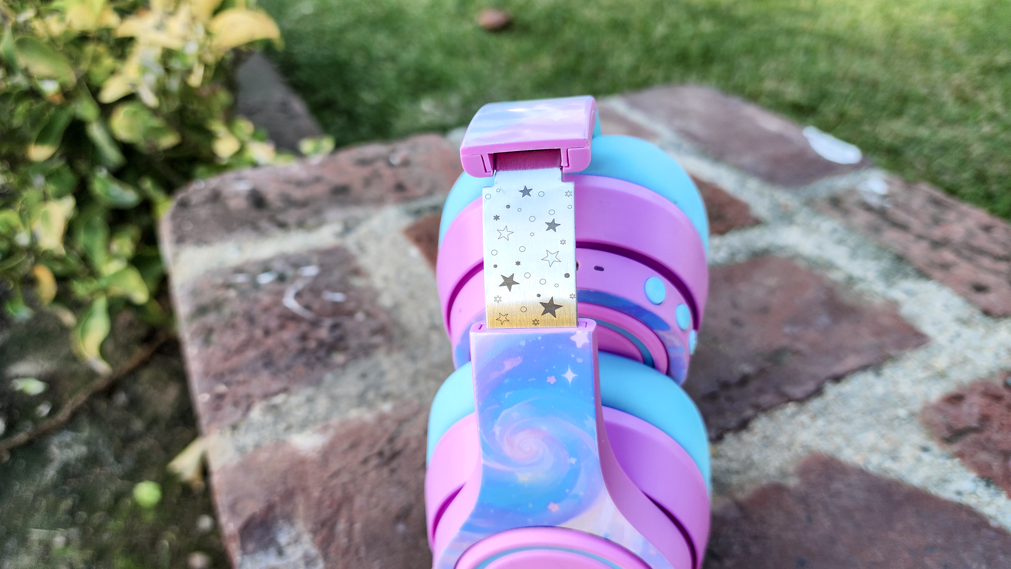 iClever Auraa kid headphones